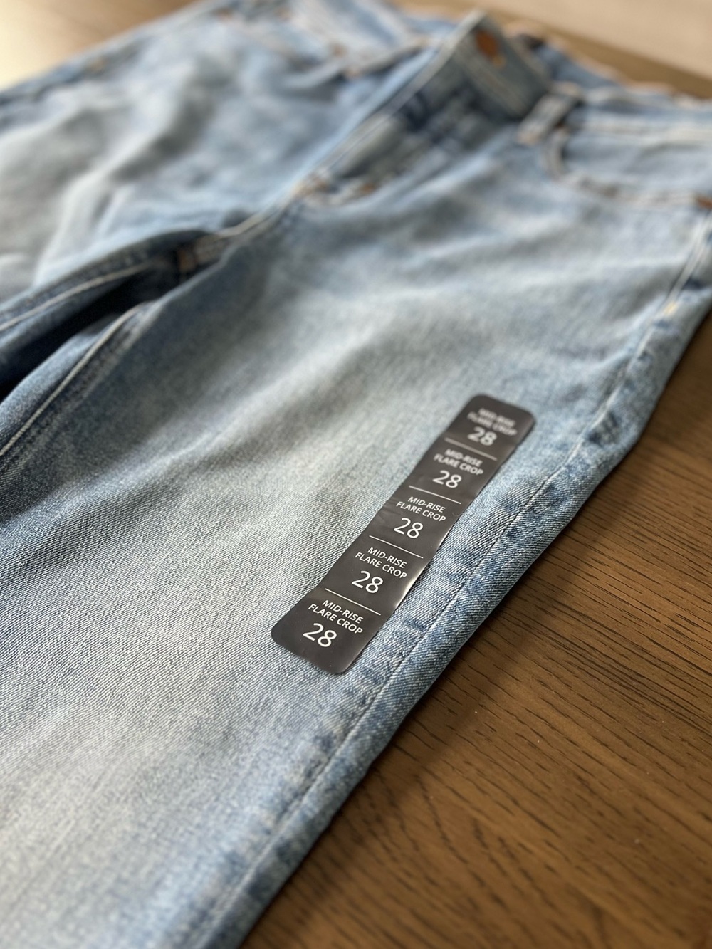 J. Crew Mid Rise Flared Crop Jeans Light Wash Trendy Casual Versatile Denim - Picture 4 of 7